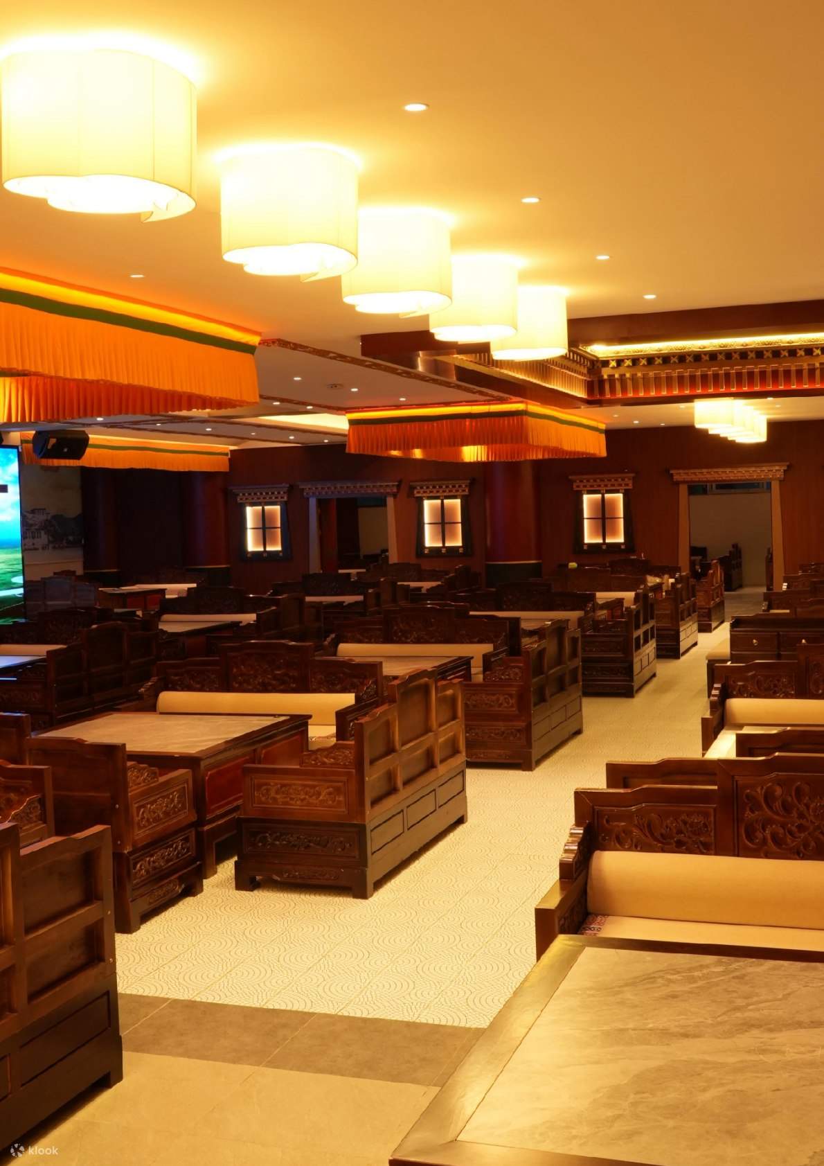 梵·윈단 티베트 연회 | 주자이거우 경구점